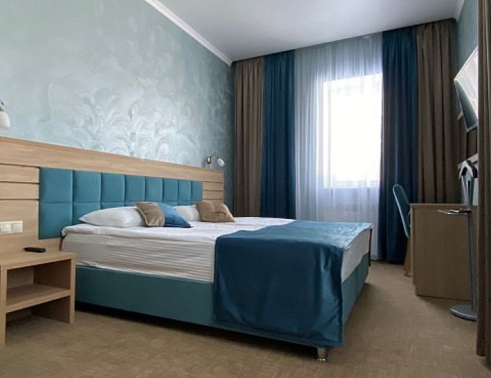 2-местный полулюкс двухкомнатный первой категории (5,7 корп.) - Парк-отель AMAKS «Ершово»